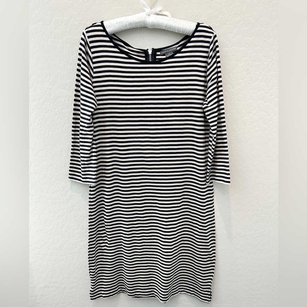 CHELSEA & THEODORE | Black and White Stripe Knit Basic Midi Dress | Medium